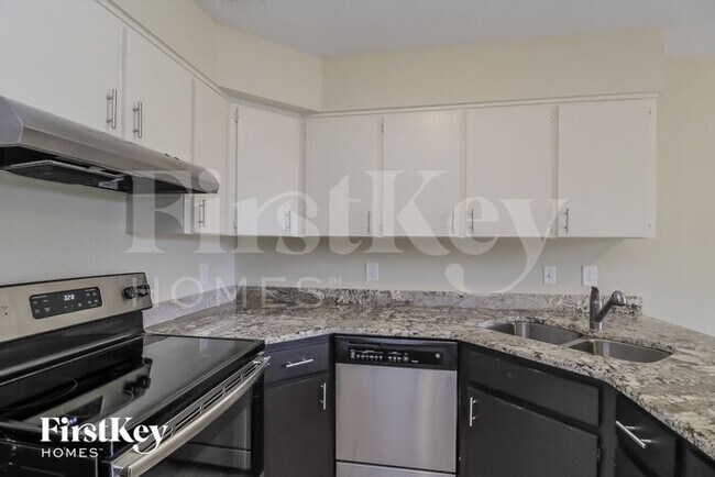 Building Photo - 1303 Willow Springs Ct