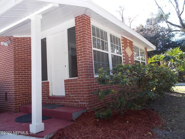 Building Photo - 5738 Cruz Rd