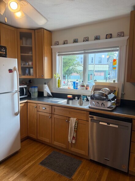 KITCHEN - 881 Broadway