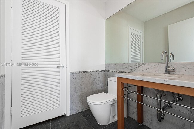 Building Photo - 6101 Aqua Ave