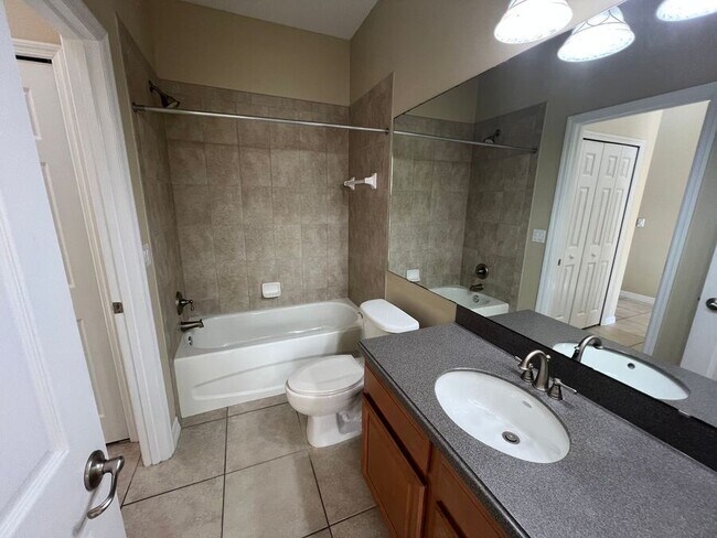 Building Photo - 2633 Rutledge Ct
