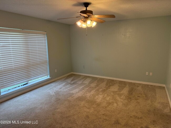 Building Photo - 11267 River Bend Dr