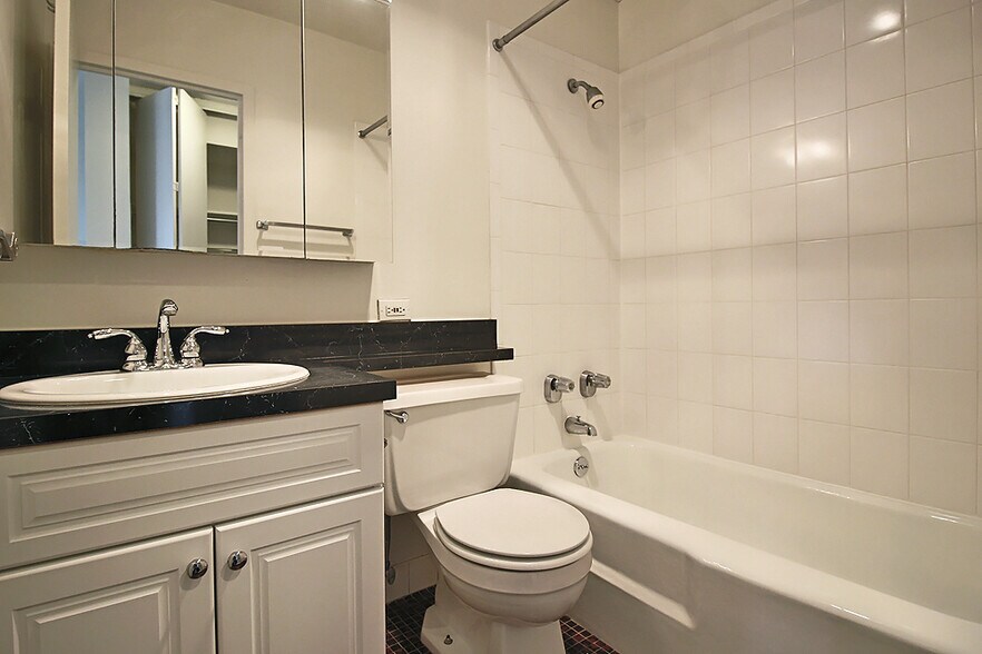 Building Photo - 74 E Scott St