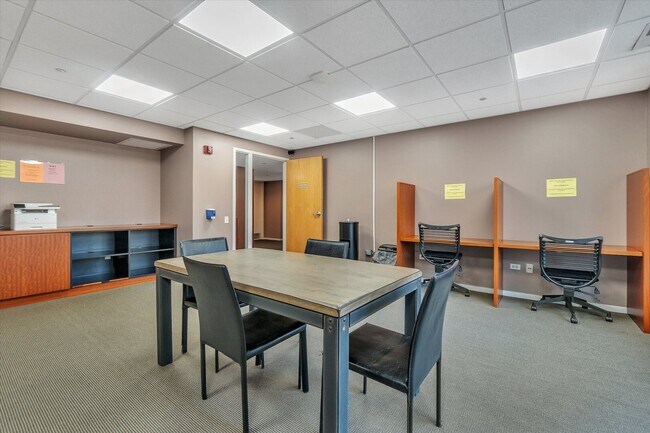 Building Photo - 520 S State St