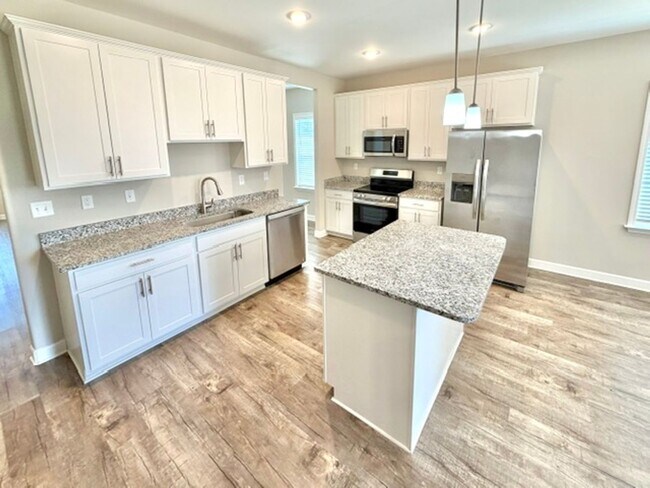 Building Photo - 430 Azalea Dr