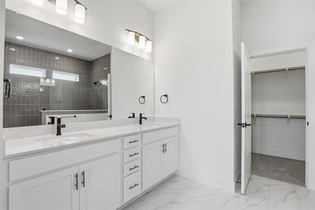 Building Photo - 881 Prominence Wy