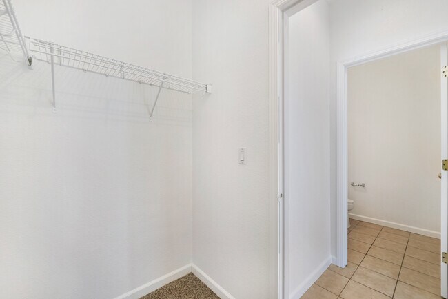 Building Photo - 6717 Sao Tiago Way