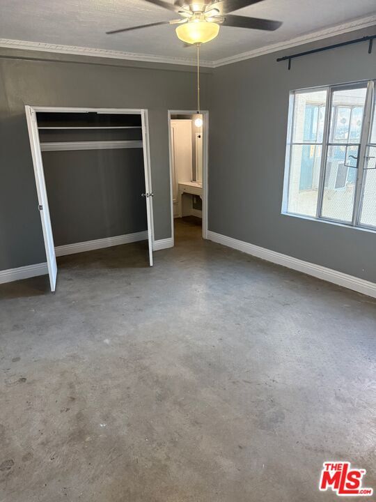 Building Photo - 5217 Hollywood Blvd