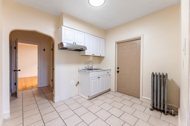 Building Photo - 6352 S Francisco Ave