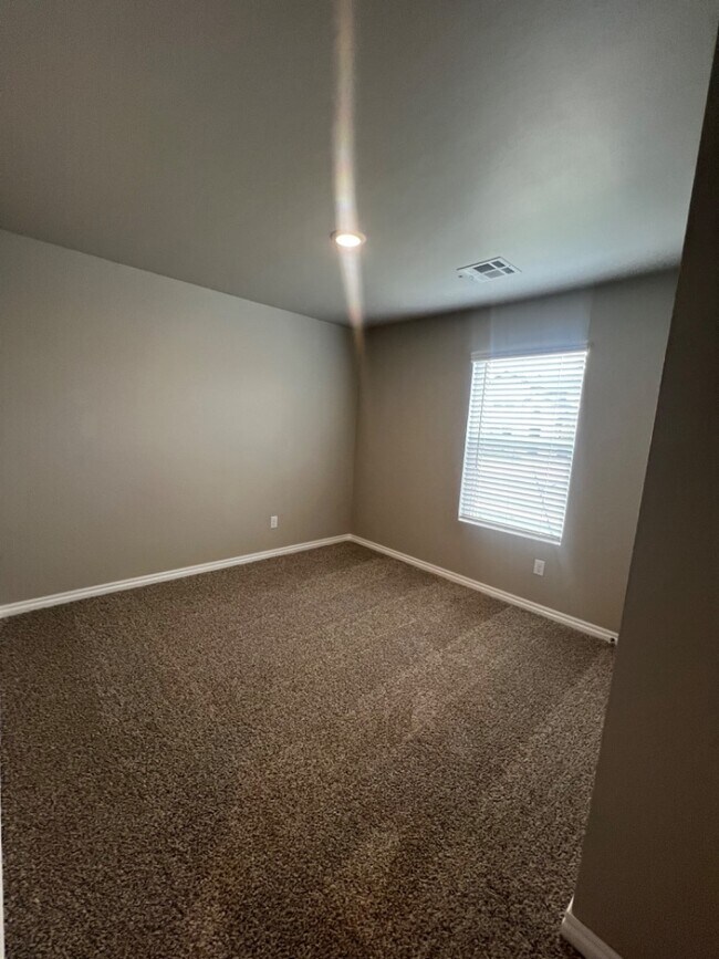 Building Photo - 2765 Alice Wy