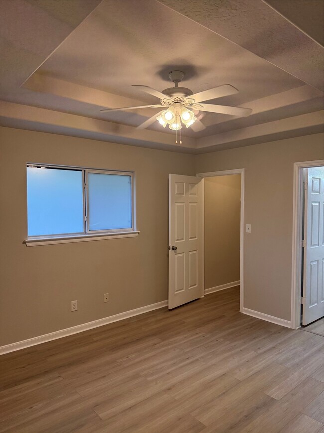 Building Photo - 10890 Royal Adrian Dr