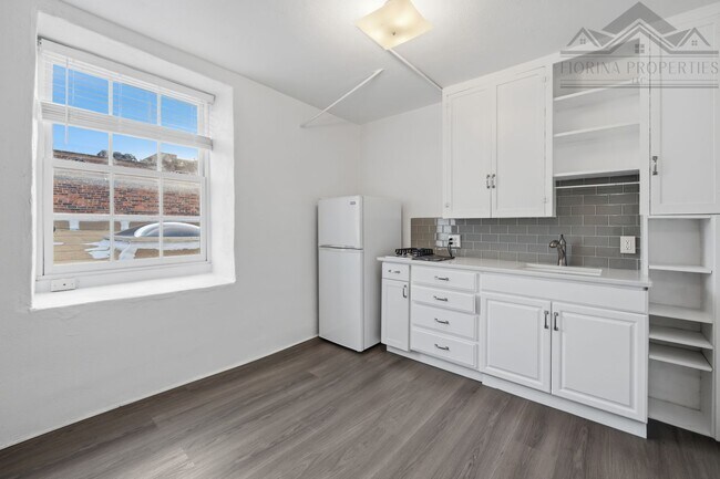 Building Photo - Gem in Downtown Santa Fe