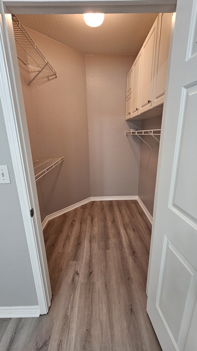 2nd room walking close - 4333 Bayside Village Dr