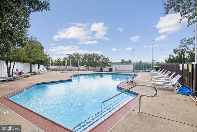 Building Photo - 6101 Edsall Rd