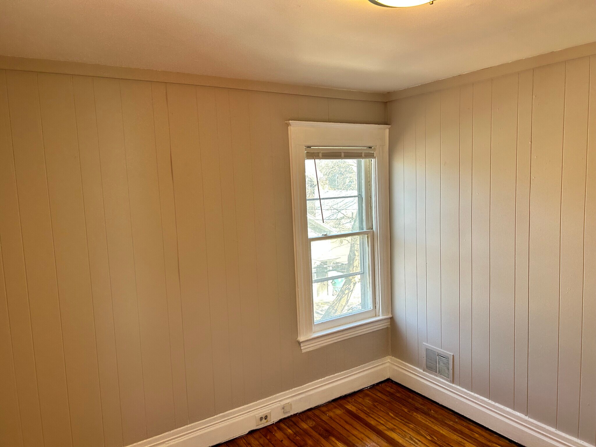 Building Photo - 16 Goebel Place