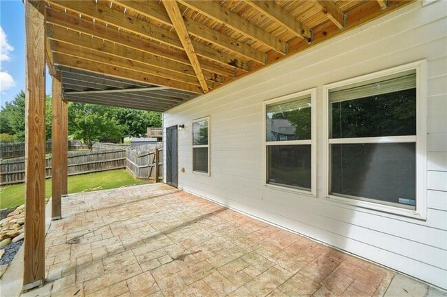 Building Photo - 6030 Ellington Cove