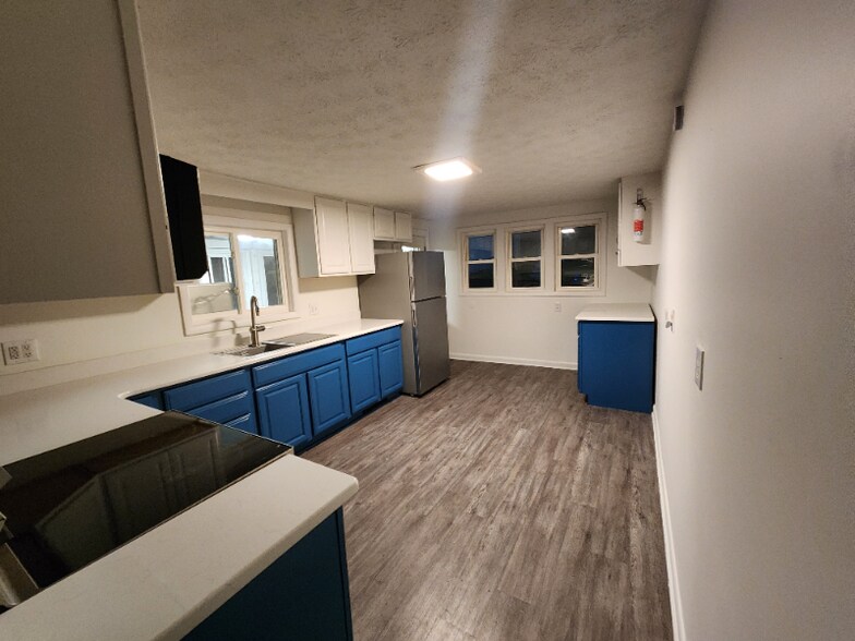 Building Photo - 15215 Charmian Rd