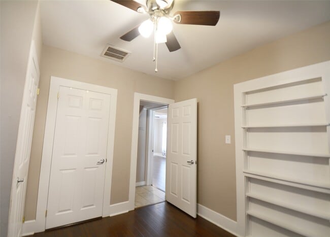 Building Photo - 407 N Chappell Hill St