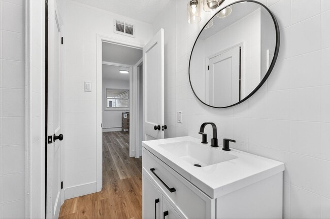 Building Photo - Beautifully Renovated 3BR Ranch w/ Garage, Covered Patio & Fenced Yard