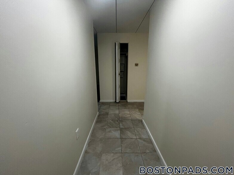 Building Photo - 51 Hill Rd