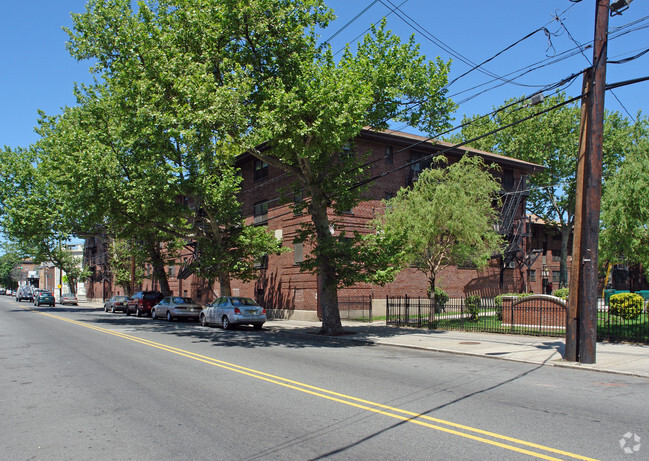 Building Photo - Pennington Court