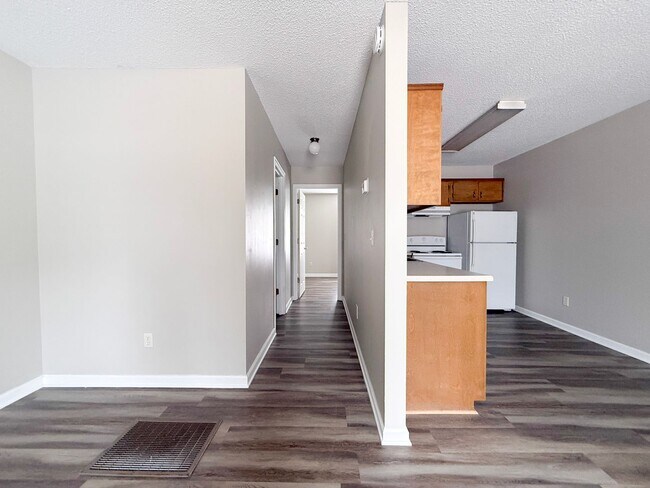 Building Photo - 1948 E 1st St