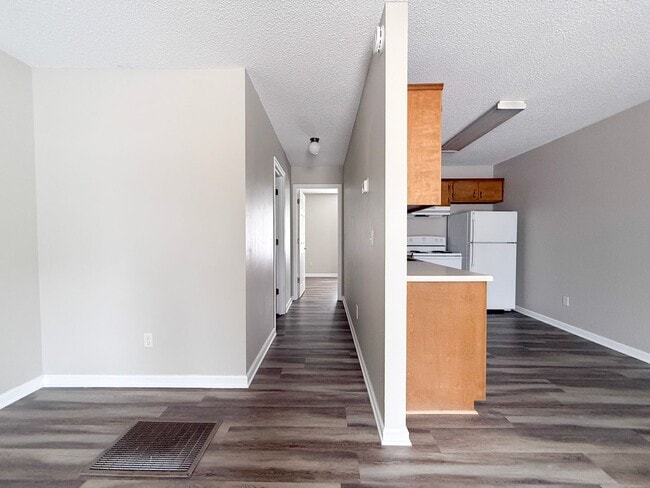 Building Photo - 1948 E First St