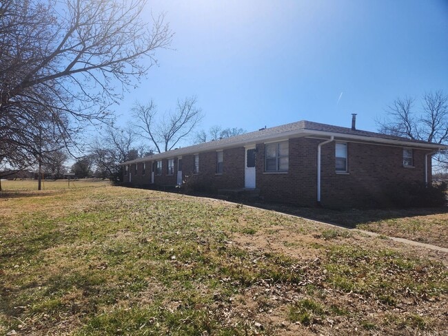 Building Photo - Two bedroom in Wood River