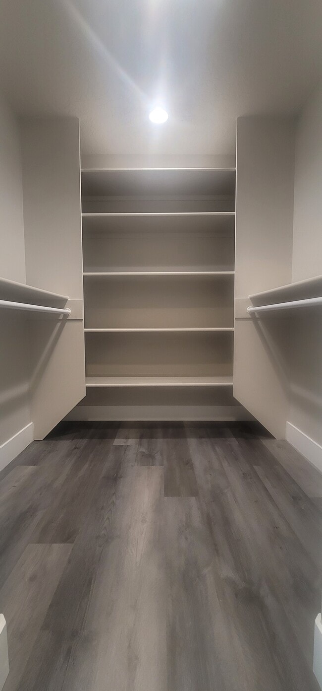 Building Photo - 490 Merino Dr