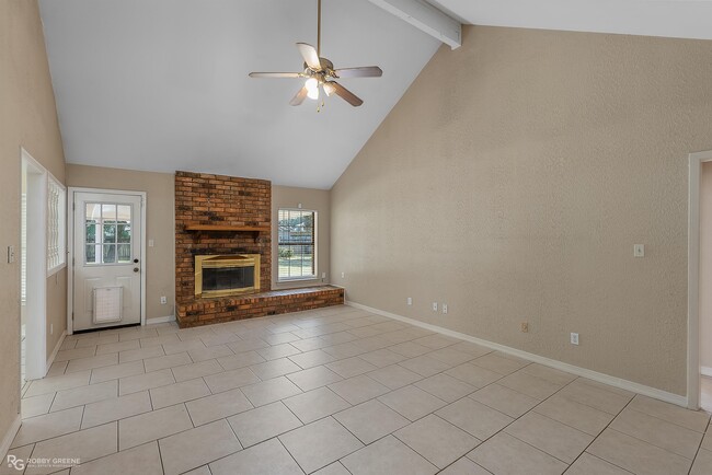 Building Photo - 2637 Brown St