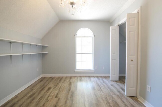 Building Photo - 7943 Audubon Dr