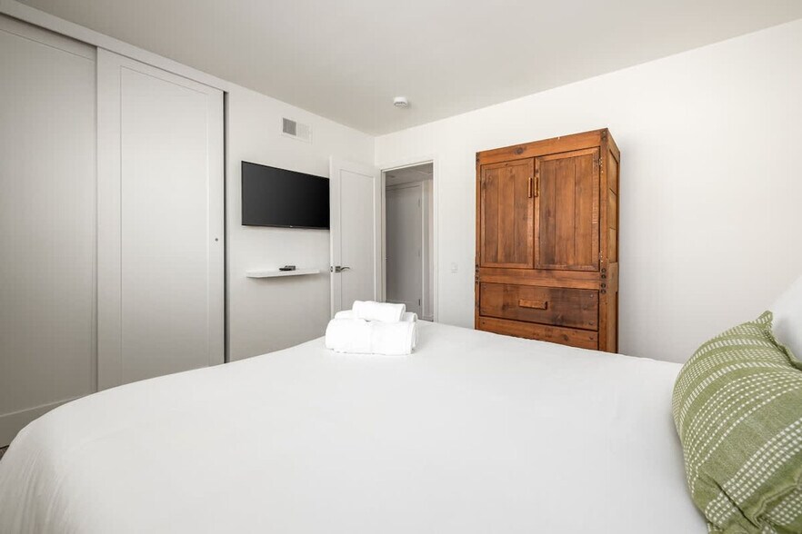 Building Photo - 1023 Sea Village Dr