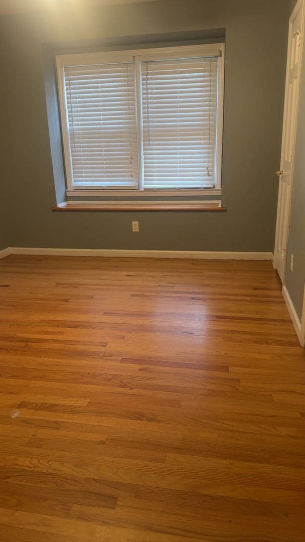 Building Photo - Available Now! Four bedroom 2.5 Bathroom!!