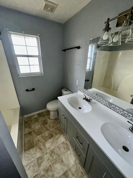 Building Photo - 1107 Becky Ln