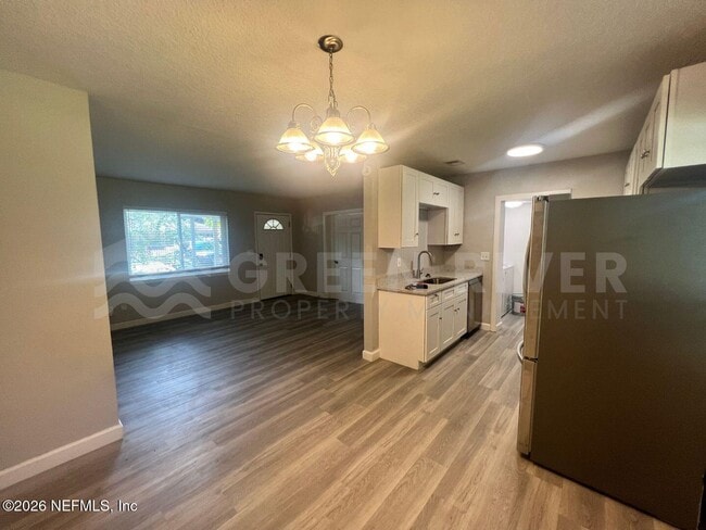 Building Photo - 6817 Camelot Rd