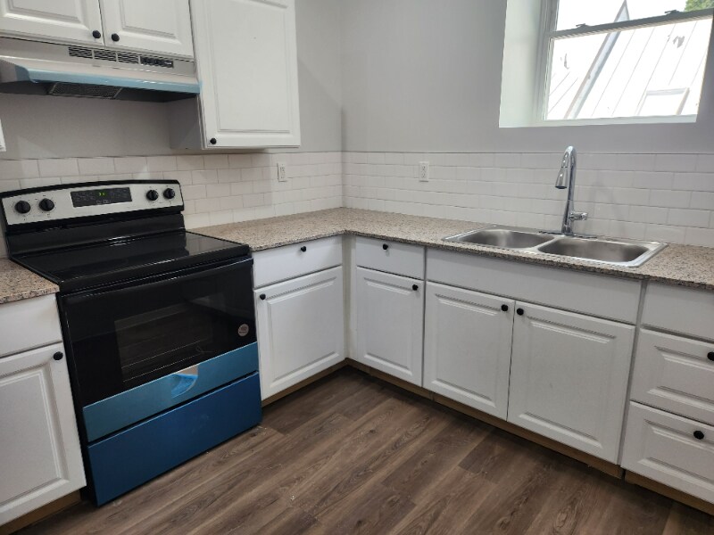 Building Photo - 151 S Main St