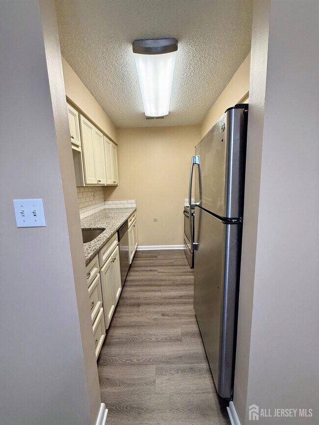 Building Photo - 5205 Ravens Crest Dr