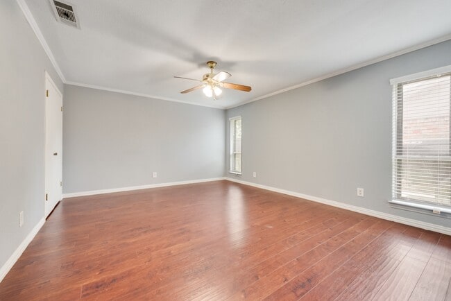 Building Photo - 1108 Janell Dr