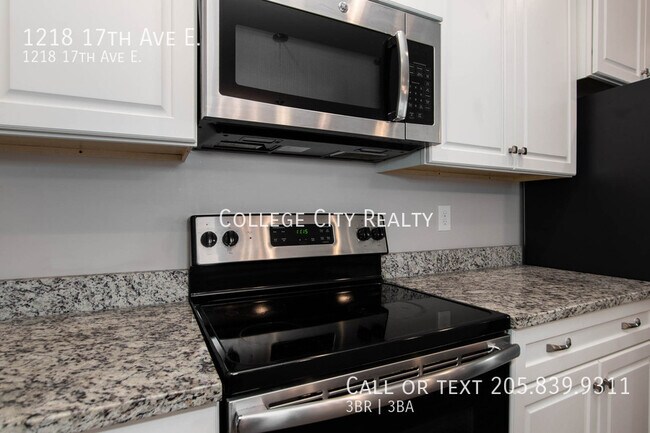 Building Photo - 1218 17th Ave E