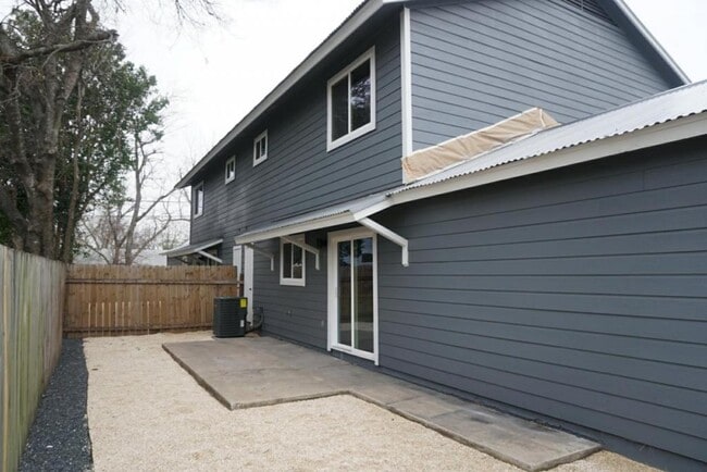 Building Photo - 5215 Guadalupe St