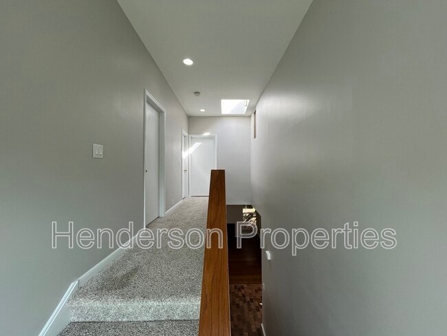 Building Photo - 501 Fenton Pl