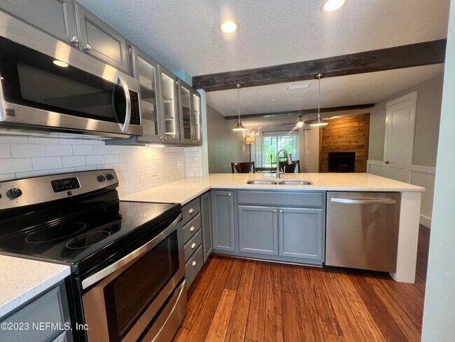 Building Photo - 108 Cranes Lake Dr