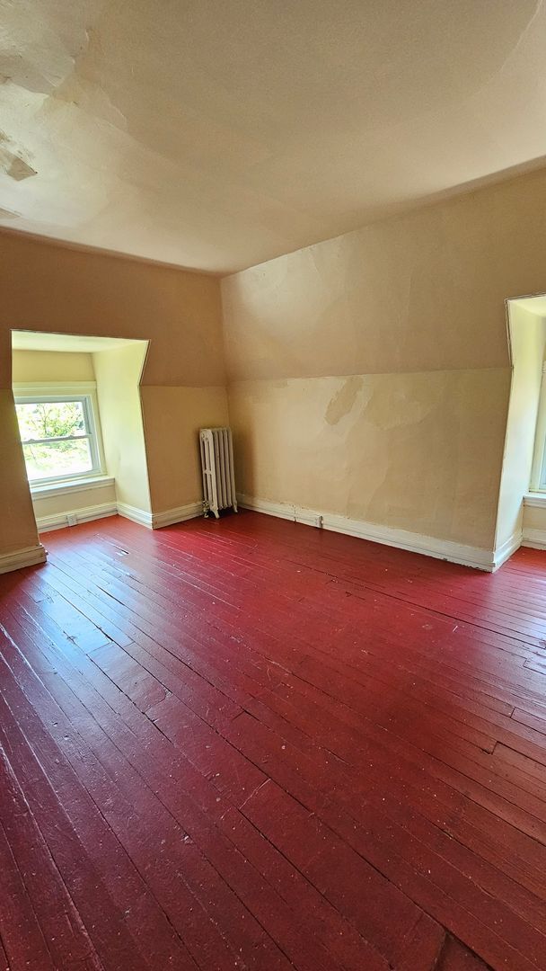 Building Photo - 322 S 43rd St