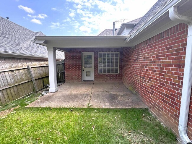 Building Photo - 10228 Morning Hill Dr