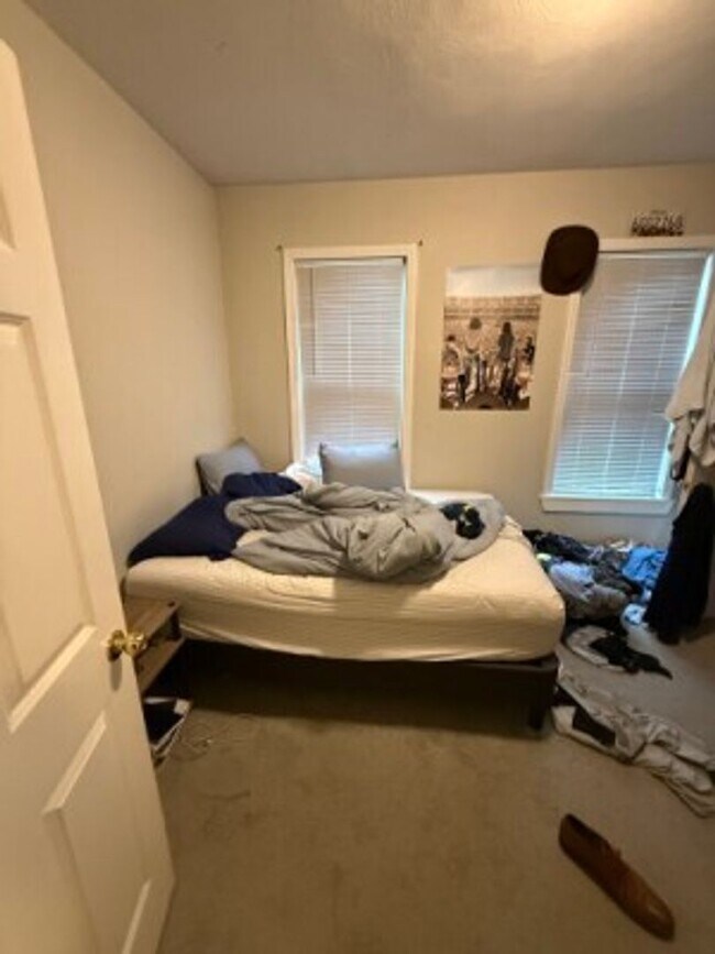 Building Photo - Southie 3 Bed Apartment - NO FEE - 9/1