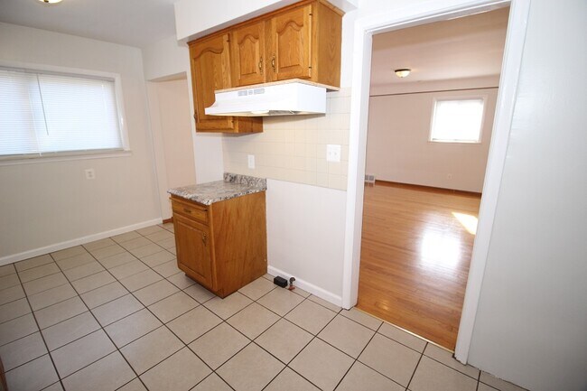 Building Photo - 24909 Grove Ave