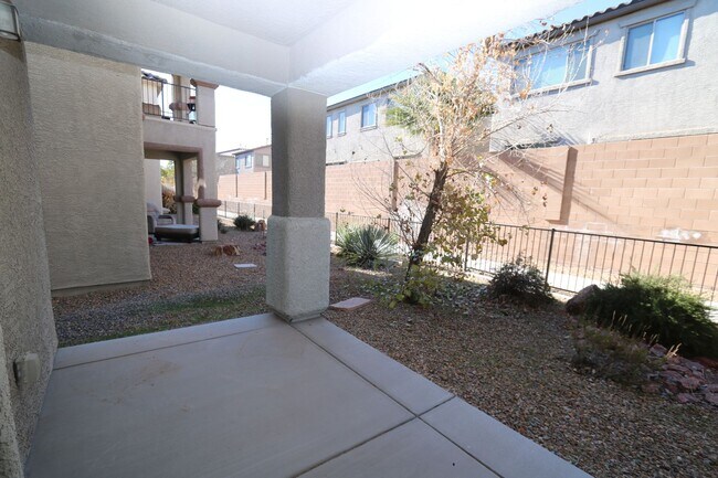 Building Photo - Beautiful 2 Story 3 Bedroom Home located in the Southwest