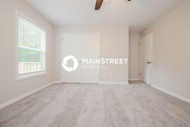 Building Photo - 4 Bedroom Pet-Friendly Home in Conyers, GA with Main Street Renewal