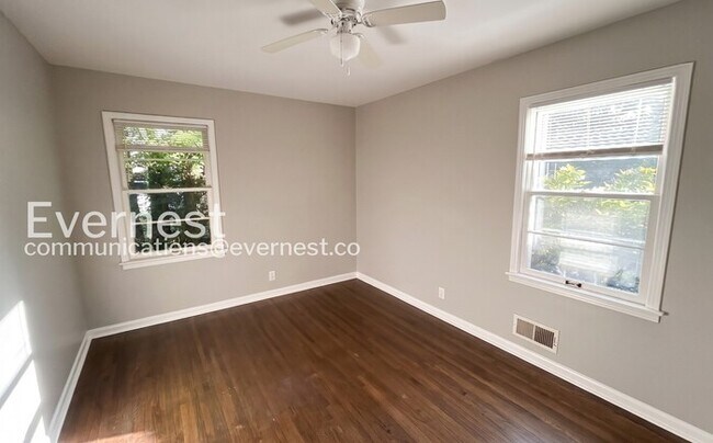 Building Photo - 3-Bed/1-Bath Cozy Living/Available Now!