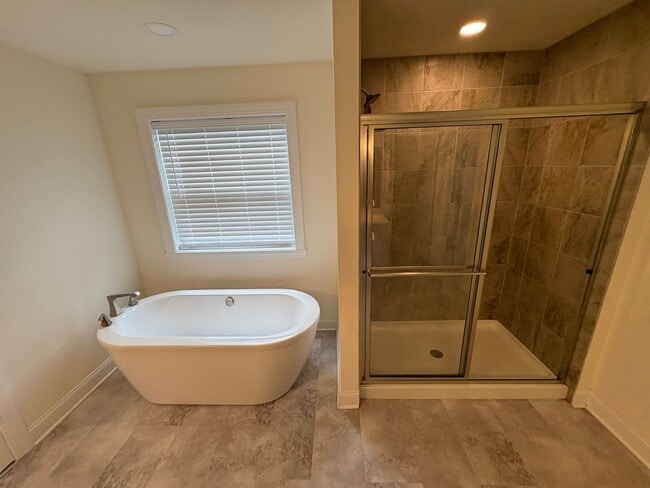 Building Photo - Charming 4 bedroom 3 bath in Ballston Lake #
